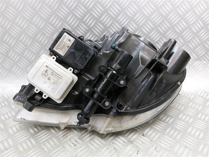 PROJECTEUR PHARE AVANT DROITE SKODA SUPERB II XÉNON 3T1941016E