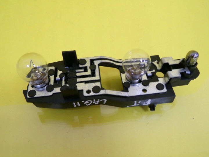 DOUILLE D'AMPOULE DROIT ARRIÈRE RENAULT LAGUNA II LIFT NR602