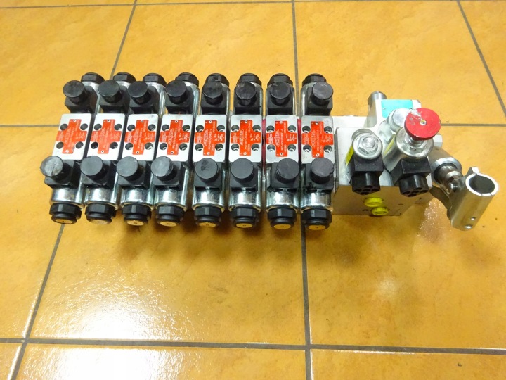 DISTRIBUTEUR ARGO HYTOS RPE3-043Y11 NG4 24V