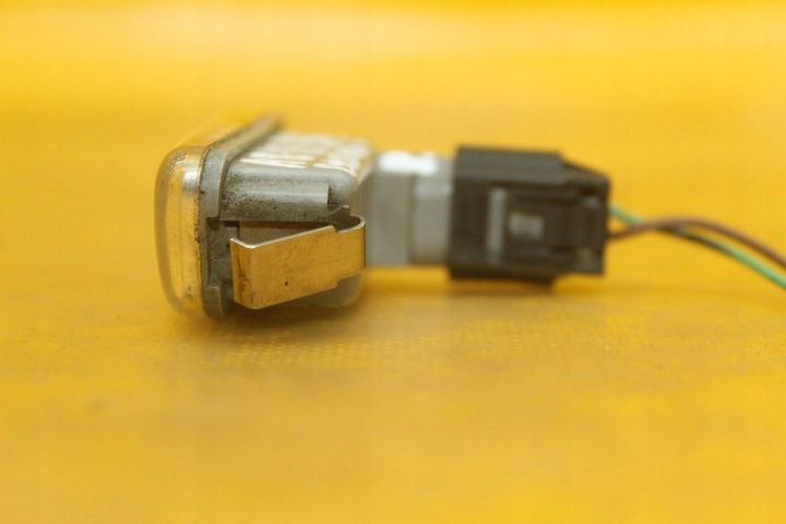 CLIGNOTANT AILE DROIT AVANT AUDI A8 D3 4E0949128