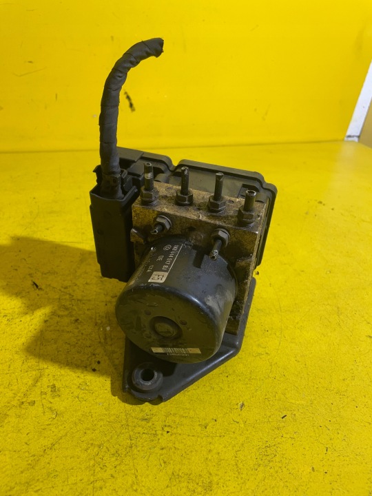 VOLKSWAGEN GOLF VI POMPE ABS 1K0907379AN