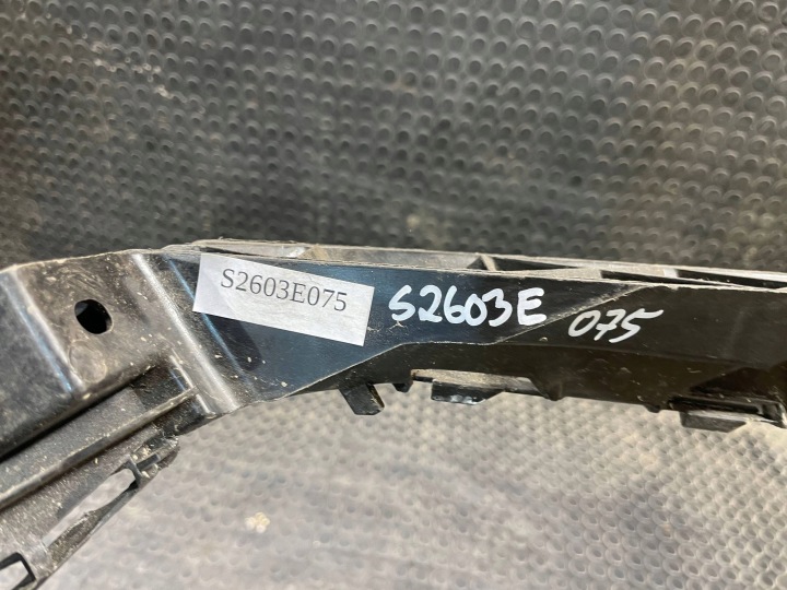 SEAT LEON III 3 5F0 12-20 GLISSIÈRE POIGNÉE FIXATION PHARES GAUCHE AVANT AVANT