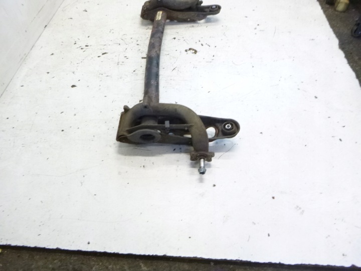 POUTRE ARRIÈRE MERCEDES W168 A CLASSE 1.6 97–05