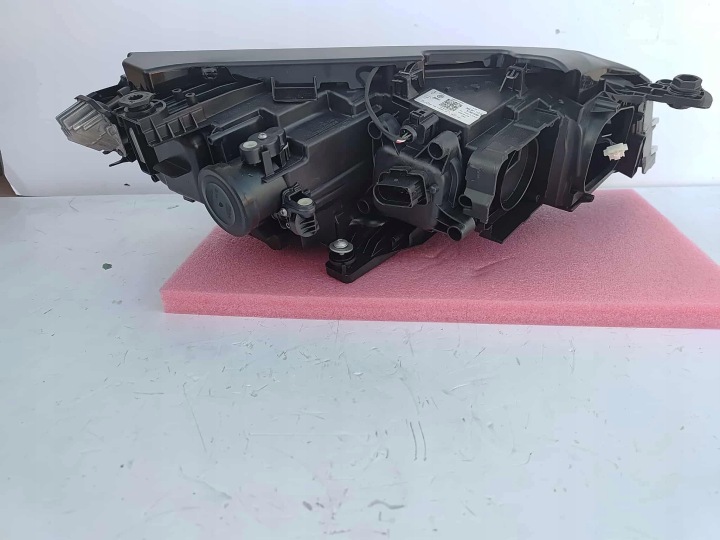 VOLKSWAGEN ARTEON LIFT 3G8 PHARE GAUCHE AVANT AVANT FUL LED NEUF OE 6363