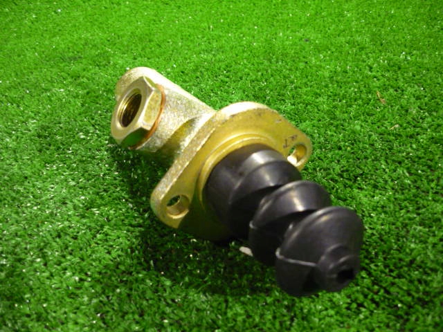 POMPE DE FREIN C-360 POMPE FREINS 50750320
