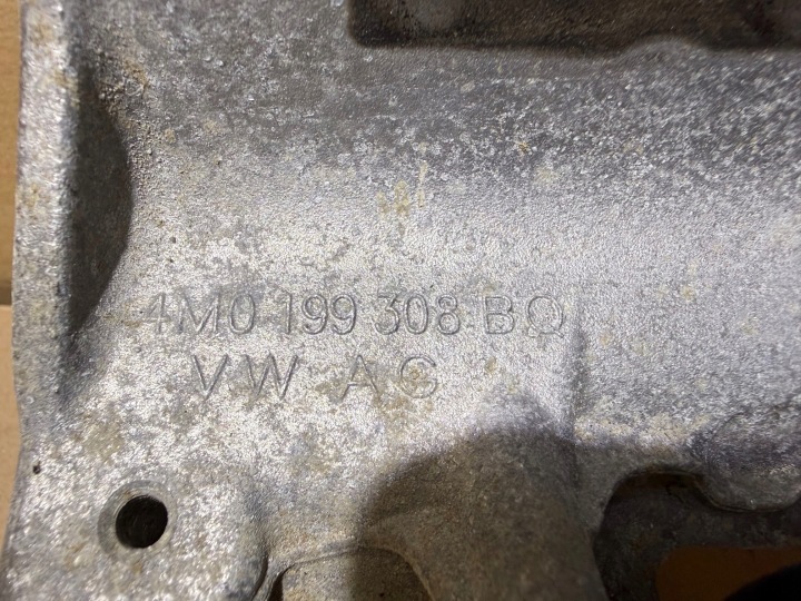 AUDI A6 C8 2.0 TDI POIGNÉE FIXATION SUPPORT MOTEUR 4M0199308BQ 4M0199388E