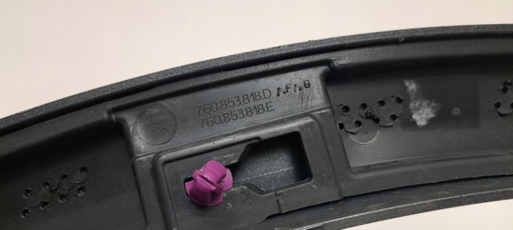 VW TOUAREG III 760 760853818D MOULURE DROITE ARRIÈRE OE