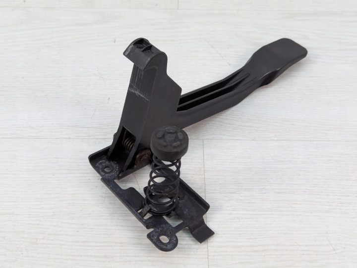 CONNECTEUR CÂBLE SERRURE CAPOTS RENAULT MEGANE III 656030006R