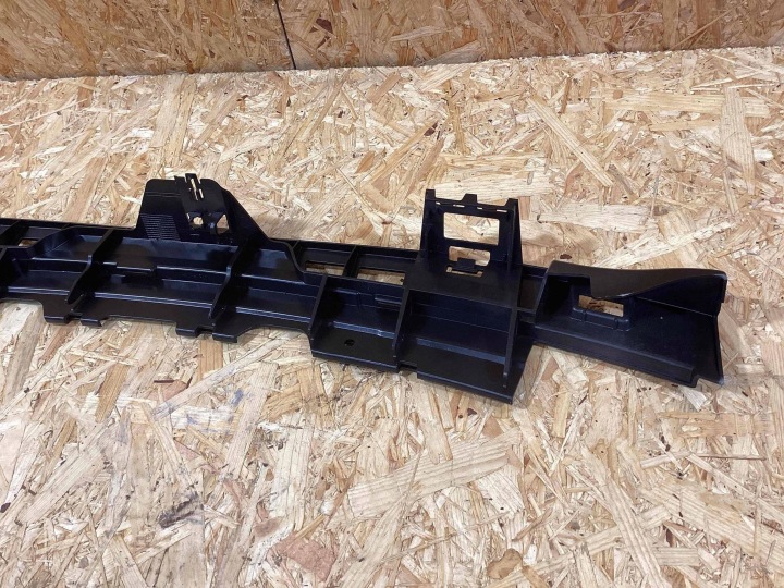 8550. PORSCHE 911 992 GLISSIÈRE PARE-CHOCS CENTRAL ARRIÈRE 992807900