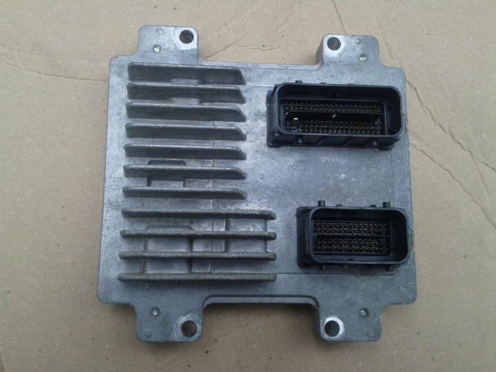 CONTRÔLEUR MOTEUR CONTACTEUR D'ALLUMAGE CLÉ COMPTEUR OPEL ASTRA 4 IV J 1,6 16V 12638807
