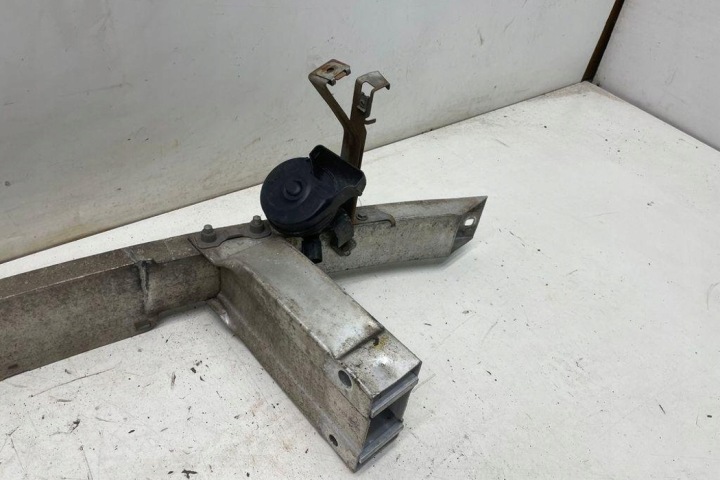 POUTRE AVANT PARE-CHOCS MERCEDES-BENZ C (W204) A2046200995 2.14L DIESEL