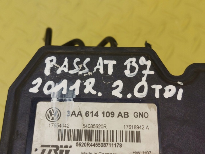VW PASSAT B7 2.0 TDI POMPE ABS 3AA614109AB