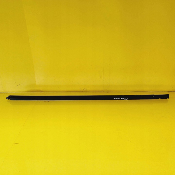MOULURE RACLOIR DROIT AVANT MERCEDES ESSENCE VITO VIANO W639 NR296