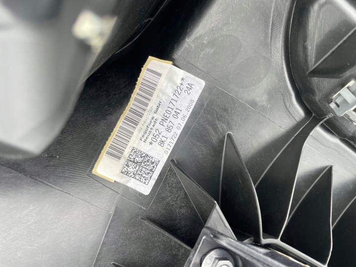 AUDI A4 B8 TABLEAU DE BORD CONSOLE AIR BAG SOUL 8K1857033