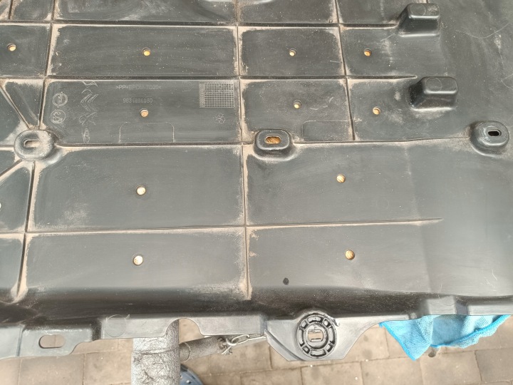 OPEL ASTRA GAUCHE VI PLAQUE CHÂSSIS INFÉRIEURE