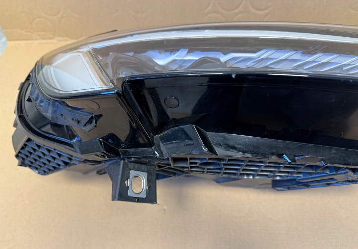 PHARE DROITE AVANT AUDI Q7 4M0 II LIFT LASER MATRIX 4M0941086D