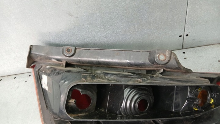 PHARE GAUCHE ARRIÈRE FIAT GRANDE PUNTO II 06R 1.2B 51701589