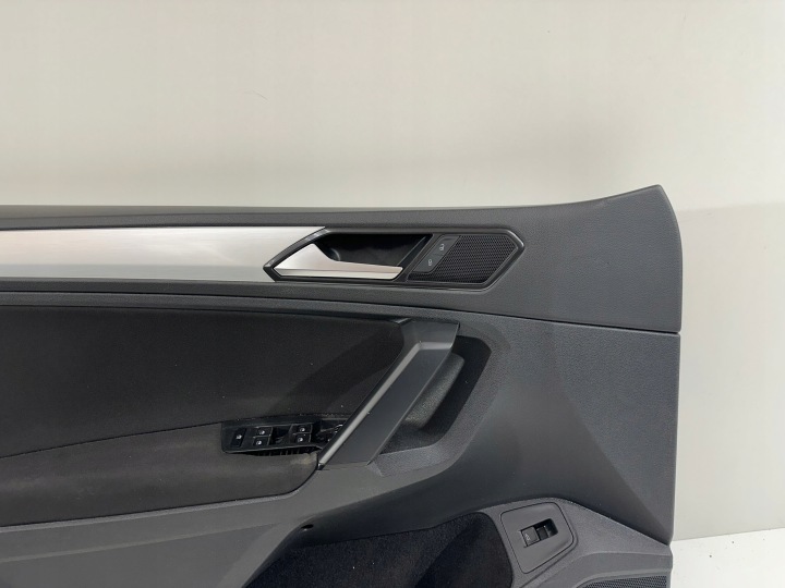 GARNITURE PORTES DROIT AVANT VW TIGUAN II 2 5NA 2015- AMBIENTE