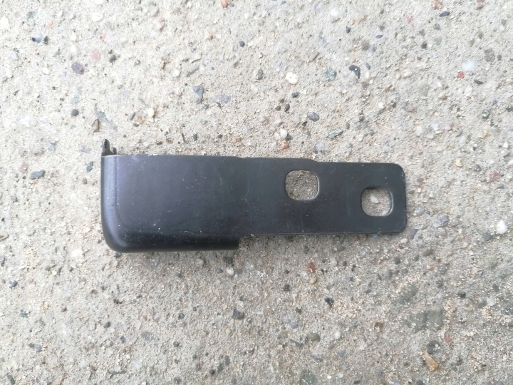 AUDI OE 8W0821434B SUPPORT GARDE-BOUE DROIT