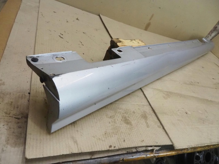 SEUIL MOULURE SEUIL GAUCHE MERCEDES C W204 BERLINE UNIVERSEL AMG 2046981354