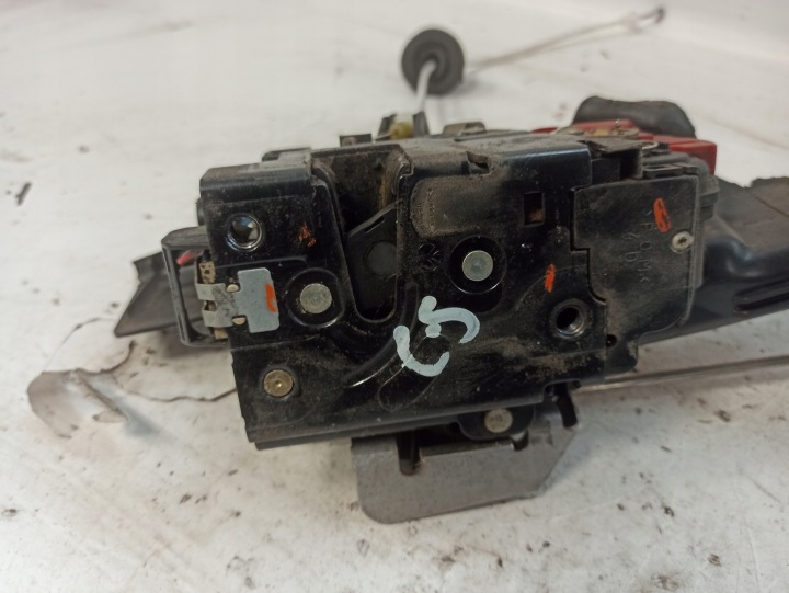 AUDI A4 B6 SERRURE DE PORTE DROIT AVANT 8E0837350