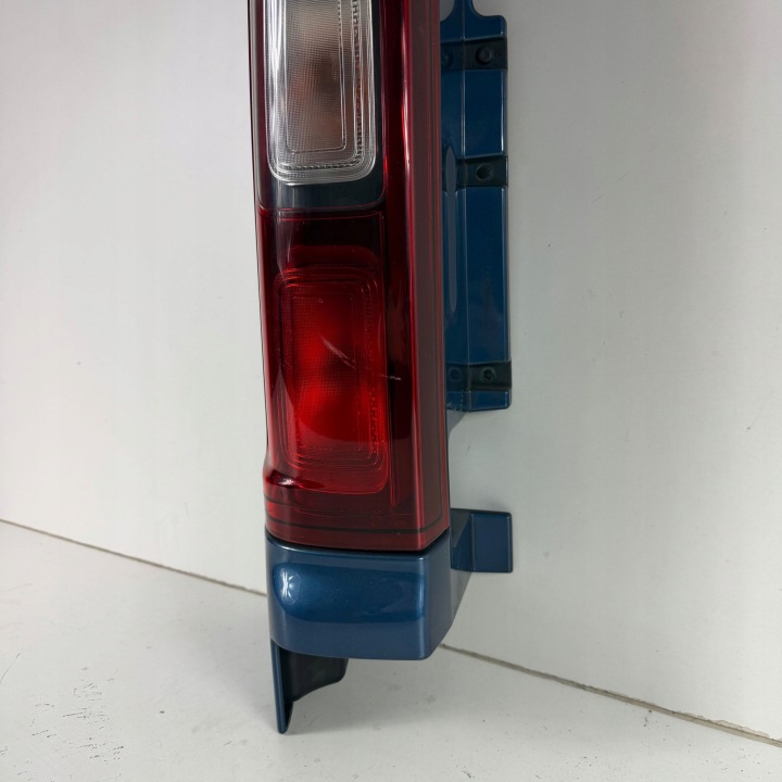 PHARE GAUCHE ARRIÈRE GAUCHE ARRIÈRE RENAULT TRAFIC III 3 VIVARO II 2 OE 265556737R