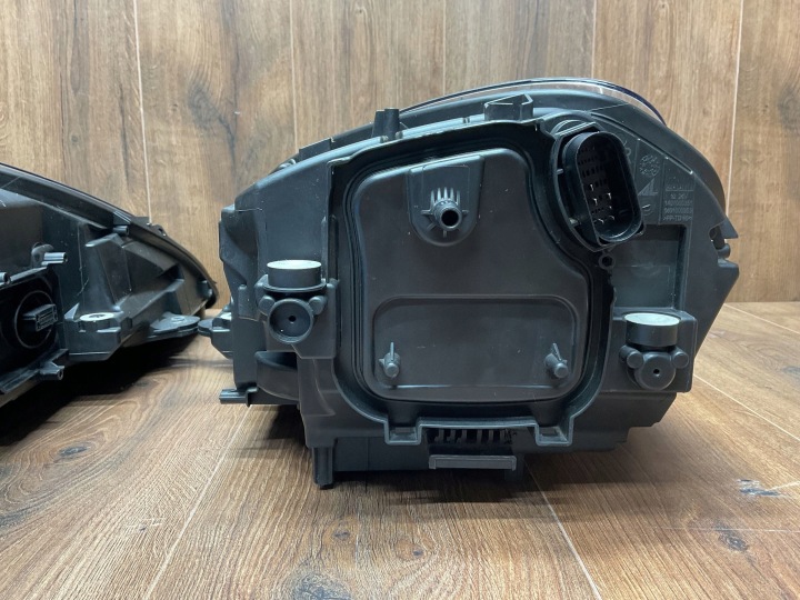 PHARES AVANT GAUCHE DROITE PORSCHE MACAN MATRIX COMPLET LED 95B941016F 95B941015F