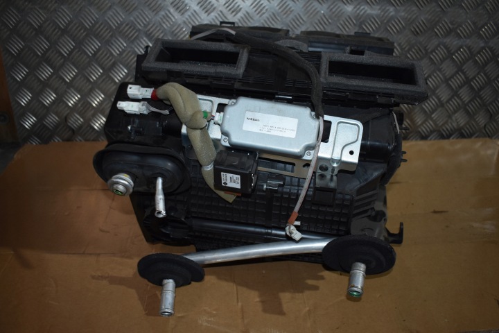 PARFAITE CHAUFFAGE NISSAN GT-R R35 1