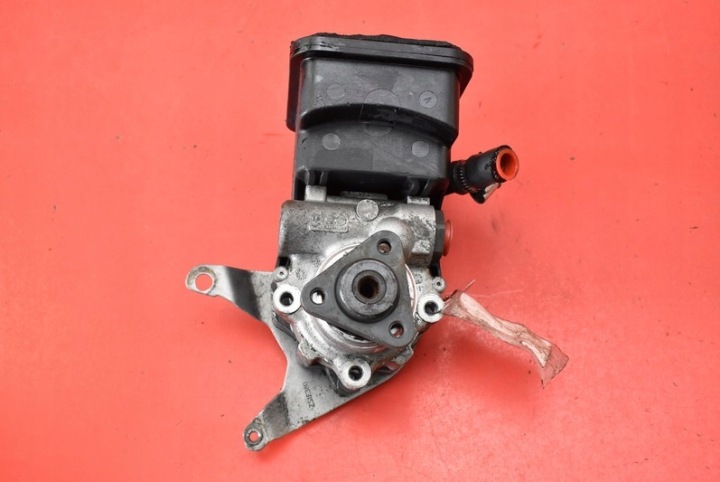 POMPE AMPLIFICATEUR BMW E60 E61 2.0 D 06R