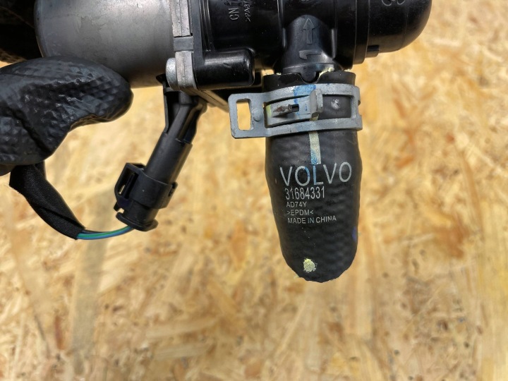 SOUPAPE ÉLECTROVANNE POMPE À EAU VOLVO XC40 31684222 2017-