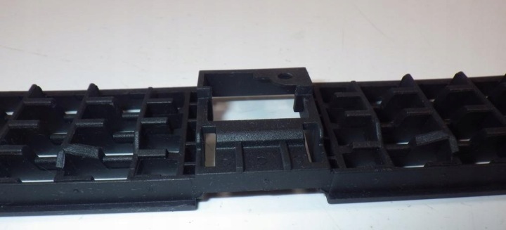 GRILLE CONDUIT D'AIR TABLEAU DE BORD MILIEU AUDI A8 D3 4E0819632C