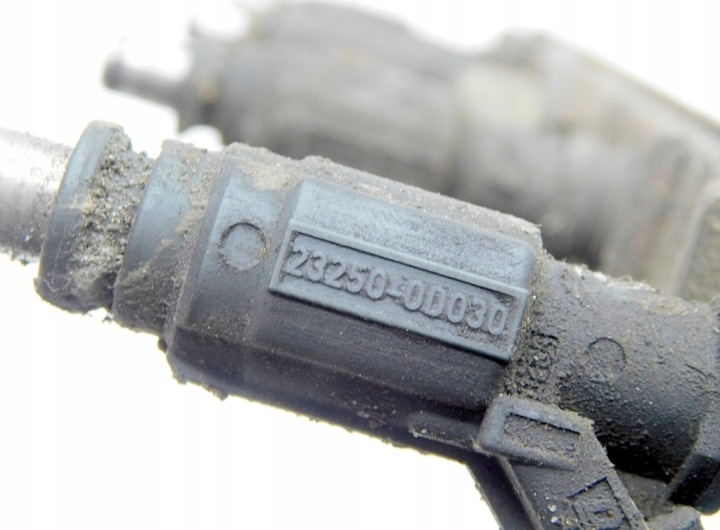 TOYOTA COROLLA E12 1.4 03 MOULURE INJECTION INJECTEUR ENSEMBLE 23250-0D030