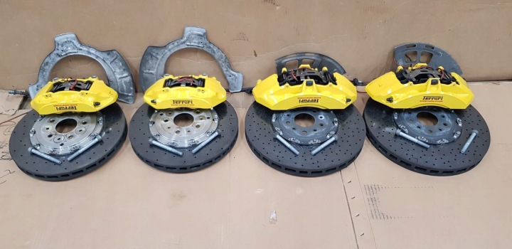 FERRARI ITALIA 458 F142 CERAMIKA FREINS DISQUES