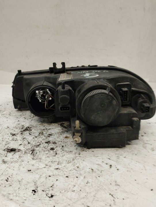 ALFA ROMEO 156 RESTYLAGE PHARE DROITE AVANT AVANT 60695647