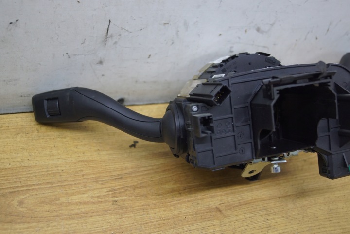 COMMUTATEUR COMPOSITE BANDE VW TOUAREG 7P