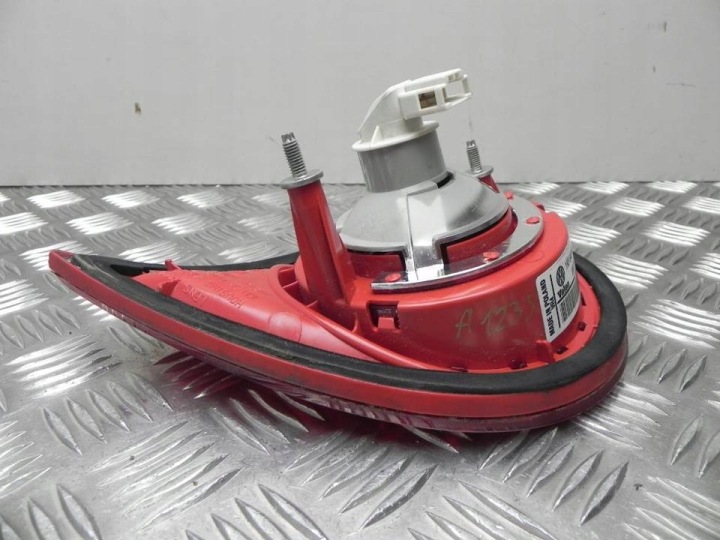 PROJECTEUR PRZECIWMGLOWY VOLKSWAGEN GOLF V 2006 AVEC GAUCHE 1K6945093G