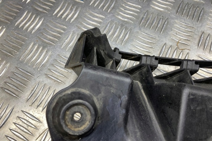 GAUCHE GLISSIÈRE ARRIÈRE PARE-CHOCS AUDI A3 SPORTBACK (8PA) 8P4807393 2.0L DIESEL