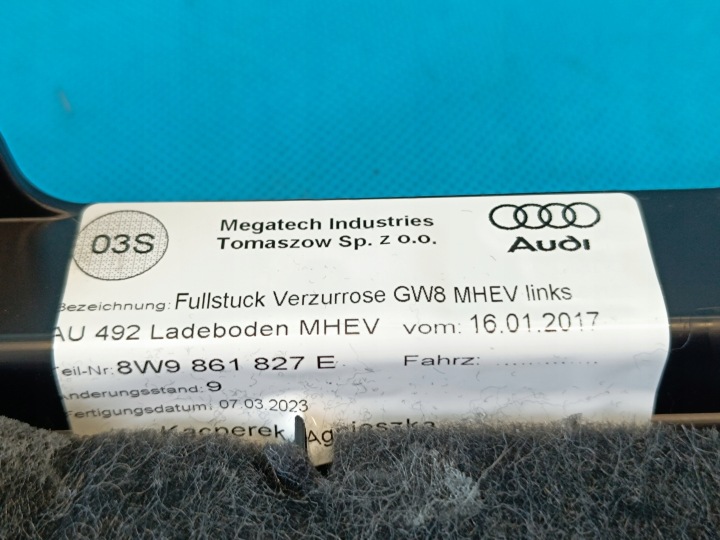 AUDI A4 B9 AVANT 2.0 TFSI 150KW 4X4 2023 R MOULURE COUVERCLES DE COFFRE GAUCHE 8W9861827E