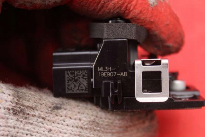 CAPTEUR TEMPÉRATURE INTERNE ML3H-19E907-AB FORD KUGA 3 III MK3 19-21