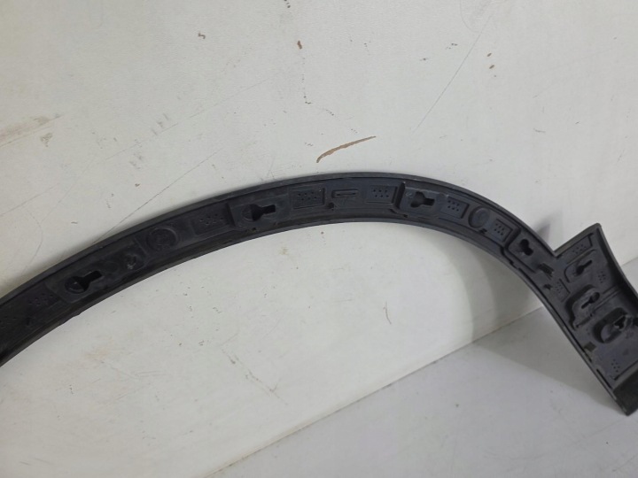 MOULURE SUR AILE DROIT AVANT VOLVO XC40 II 17- 31448345