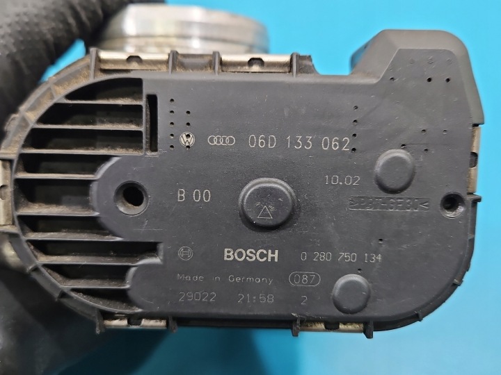 PAPILLON DES GAZ AUDI A4 B6 2,0 FSI 06D133062 0280750134