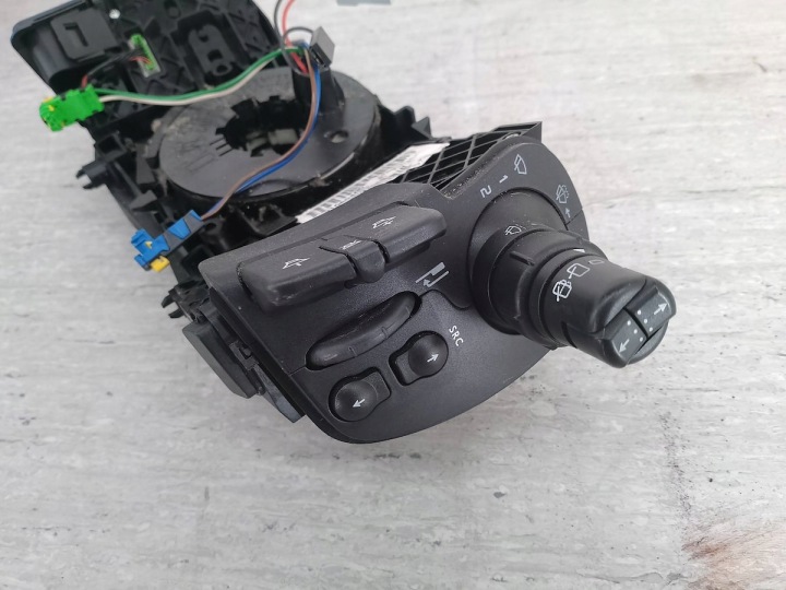 COMMUTATEUR COMPOSITE RENAULT SCENIC II 7701060400 2.0 16V