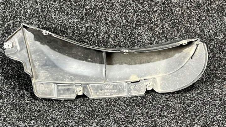 PASSAGE DE ROUE GAUCHE INFÉRIEUR PROTECTION AVANT AUDI Q4 E-TRON