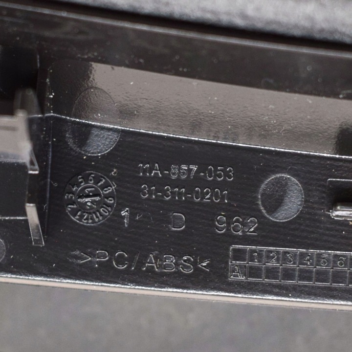 VOLKSWAGEN ID.4 2021 ÉLÉMENTS REVÊTEMENT COLONNES DIRECTION