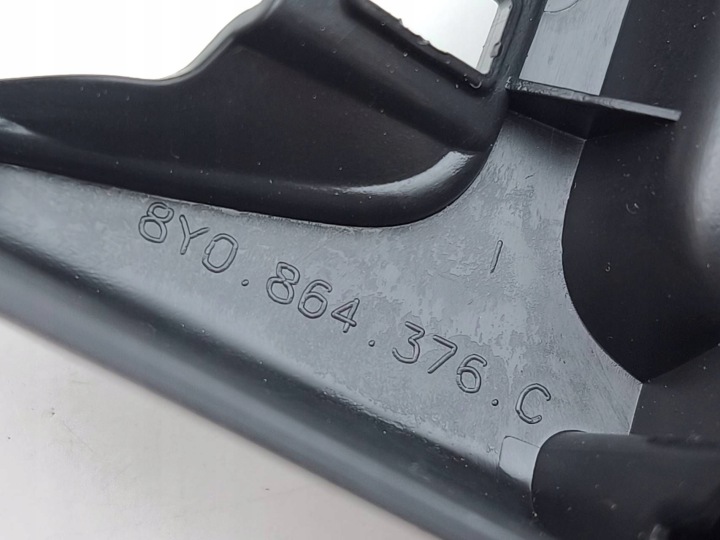 AUDI A3 8Y 2023 CHÂSSIS CENDRIERS ARRIÈRE 8Y0864376C