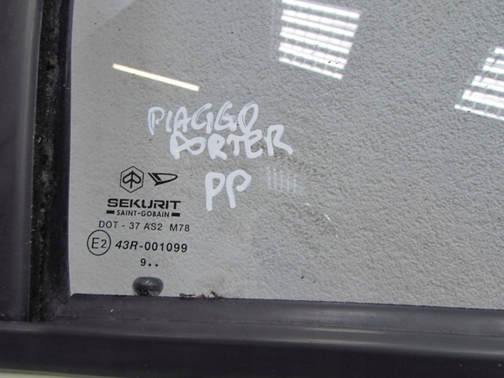 PIAGGIO PORTER QUARGO PFAU 98- PORTES DROIT AVANT JEU