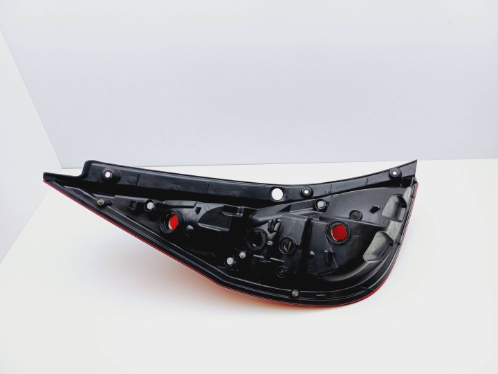 PHARE DROIT ARRIÈRE DANS AILE HYUNDAI I30 924022R0 NR13