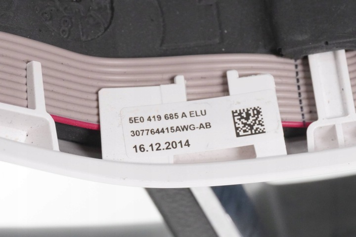 VOLANT MULTIFONCTIONNELLE CUIR SKODA FABIA MK3 5E0419091AH