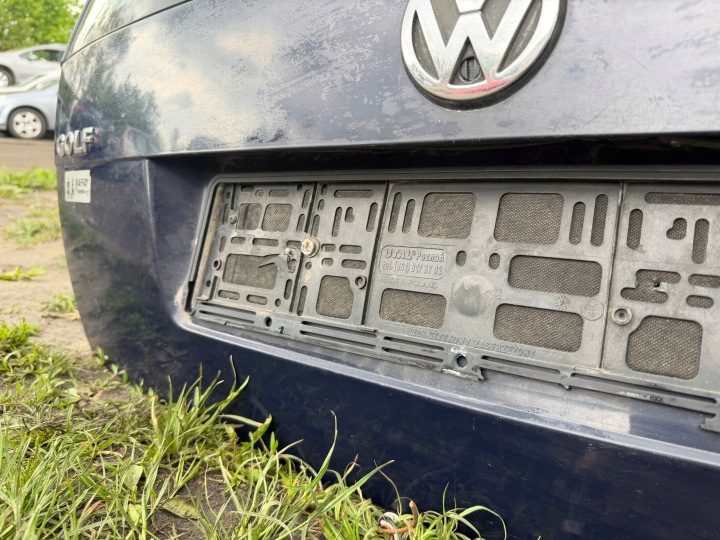 COUVERCLES DE COFFRE COUVERCLES DE COFFRE VW GOLF IV BORA UNIVERSEL