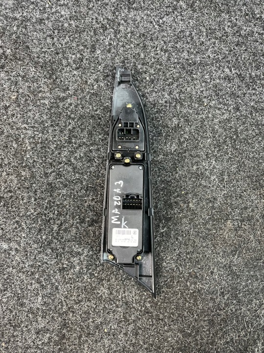 MAZDA 3 BK COMMUTATEUR VITRES GAUCHE AVANT PANNEAU 03123000 BJOE 66600